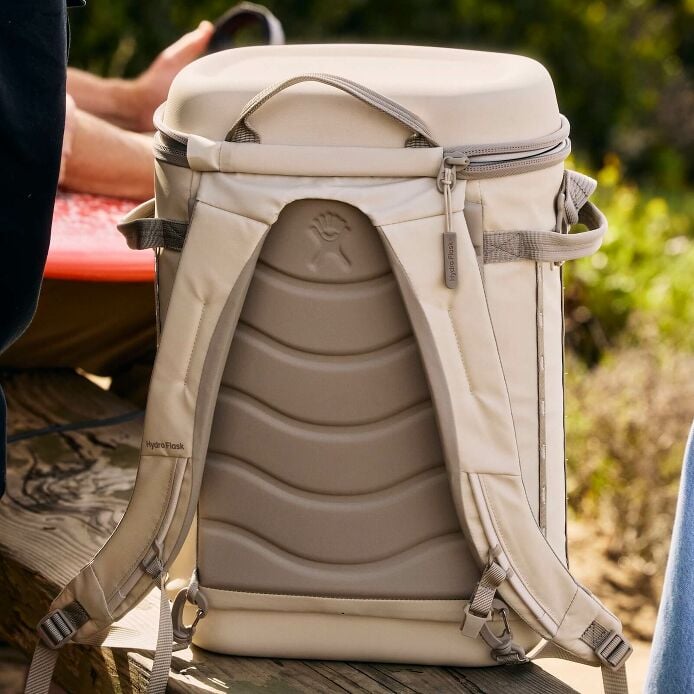 Carryout™ Backpack 22 L image 18