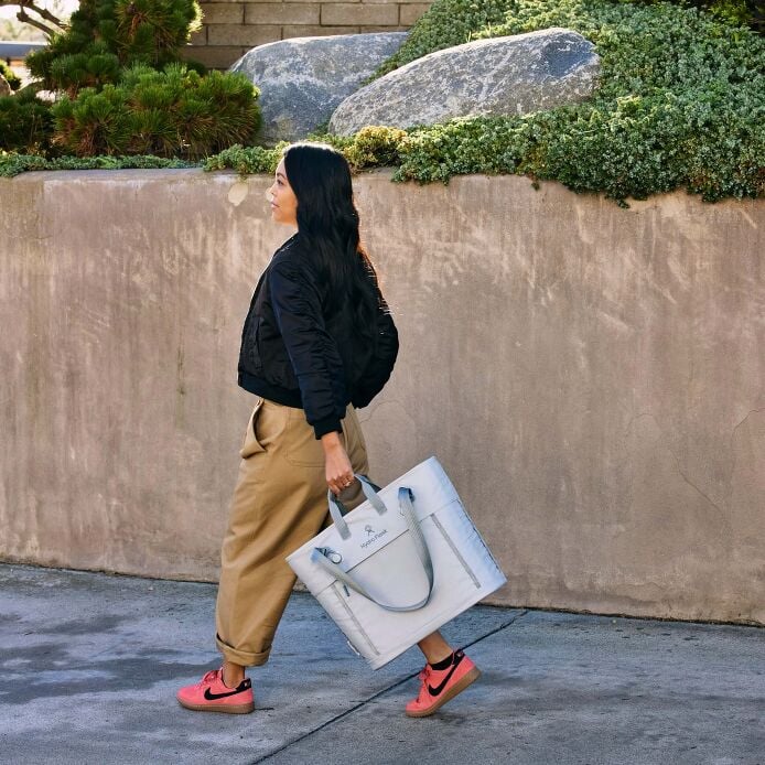 Carryout™ Soft Cooler Tote 20 L image 59