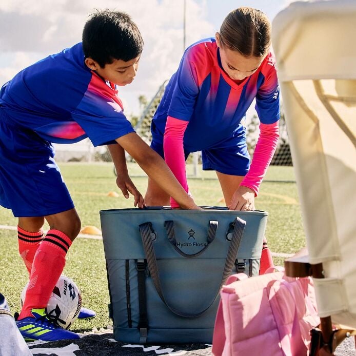 Carryout™ Soft Cooler Tote 30 L image 49